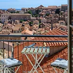 Semesterbostad Whispering Views House Old Town