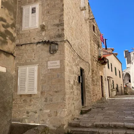 Whispering Views House Old Town Nyaraló *