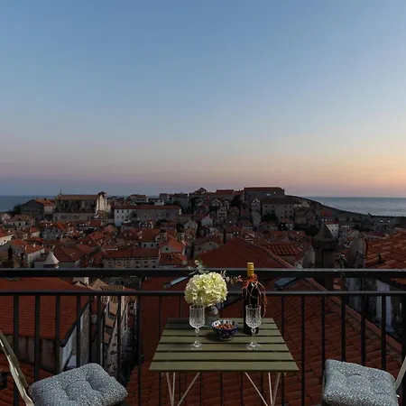 Whispering Views House Old Town Vikendica *