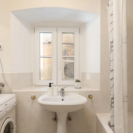 Whispering Views House Old Town *