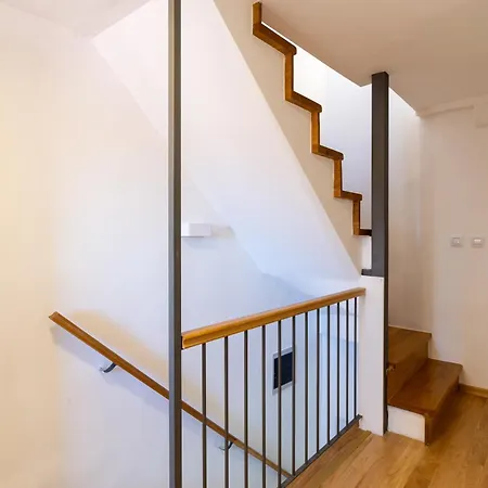 Whispering Views House Old Town Nyaraló