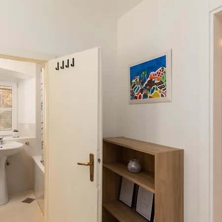 Whispering Views House Old Town Nyaraló *