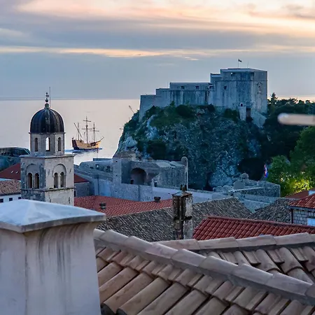 Whispering Views House Old Town Casa vacanze