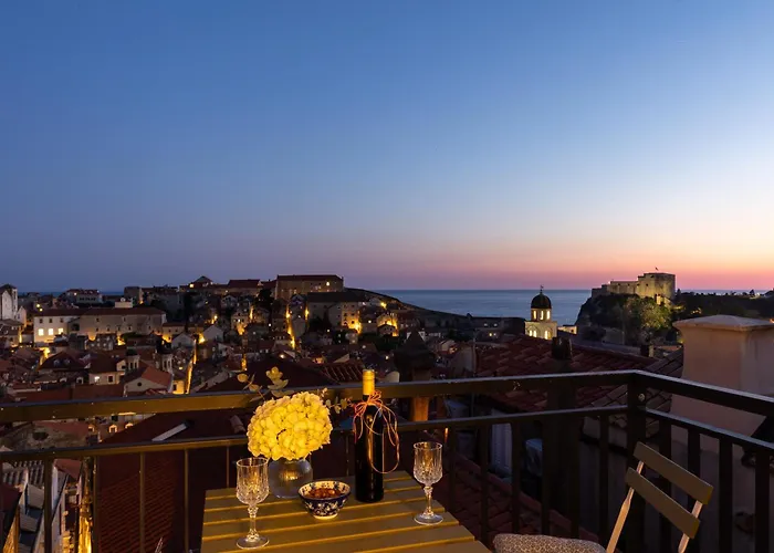 Whispering Views House Old Town