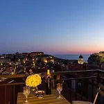 Whispering Views House Old Town