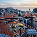 Whispering Views House Old Town *